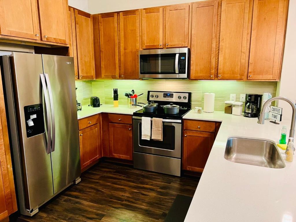 Downtown Apt Free Parking - Pool - Gym - Fully Kitchen Х'юстон Екстер'єр фото