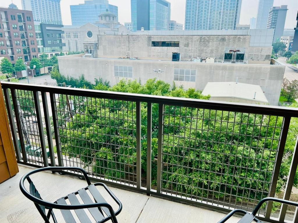 Downtown Apt Free Parking - Pool - Gym - Fully Kitchen Х'юстон Екстер'єр фото