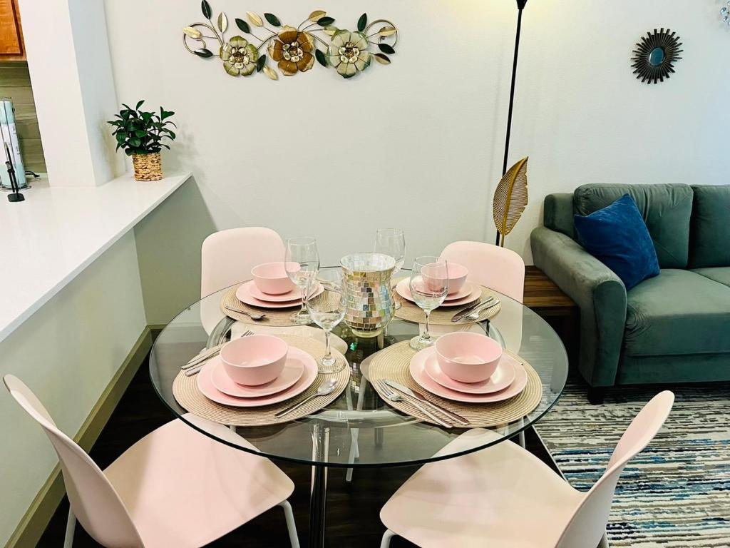 Downtown Apt Free Parking - Pool - Gym - Fully Kitchen Х'юстон Екстер'єр фото