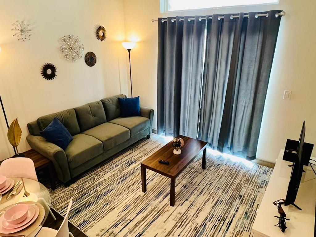 Downtown Apt Free Parking - Pool - Gym - Fully Kitchen Х'юстон Екстер'єр фото
