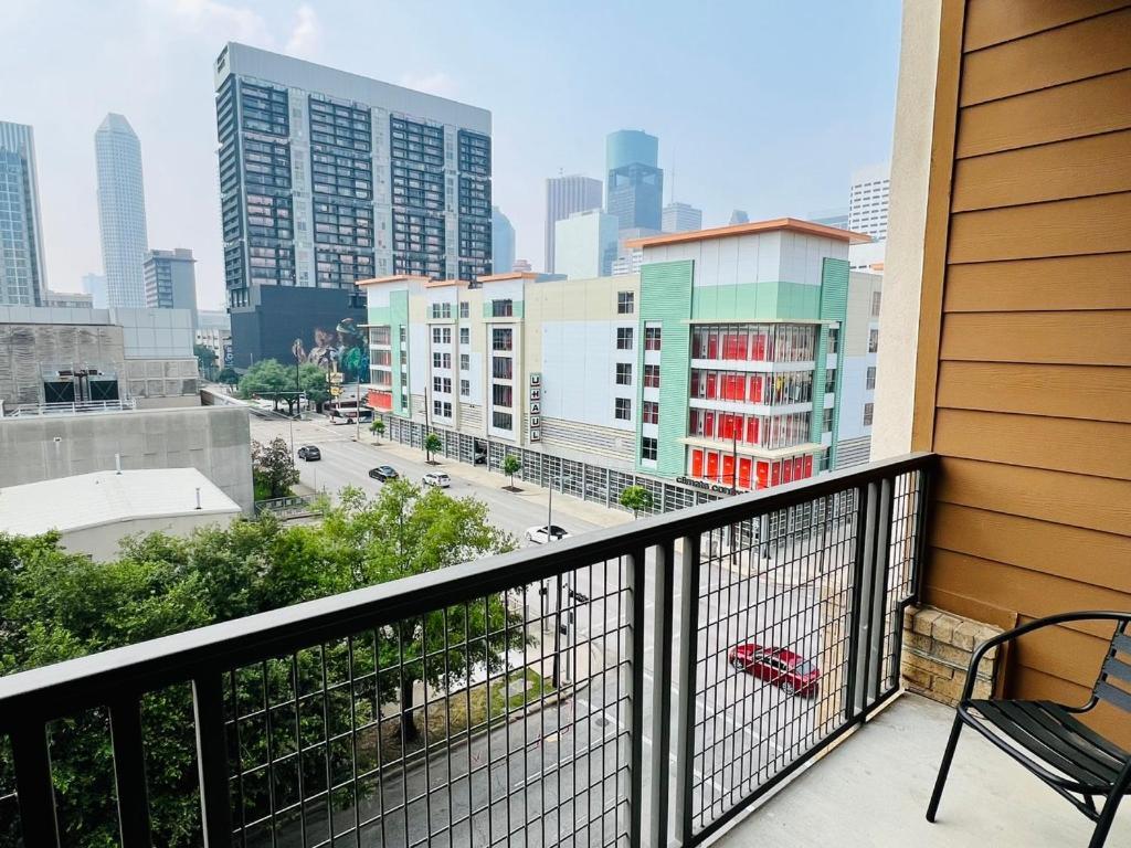 Downtown Apt Free Parking - Pool - Gym - Fully Kitchen Х'юстон Екстер'єр фото