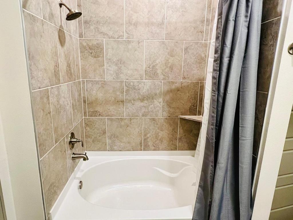 Downtown Apt Free Parking - Pool - Gym - Fully Kitchen Х'юстон Екстер'єр фото